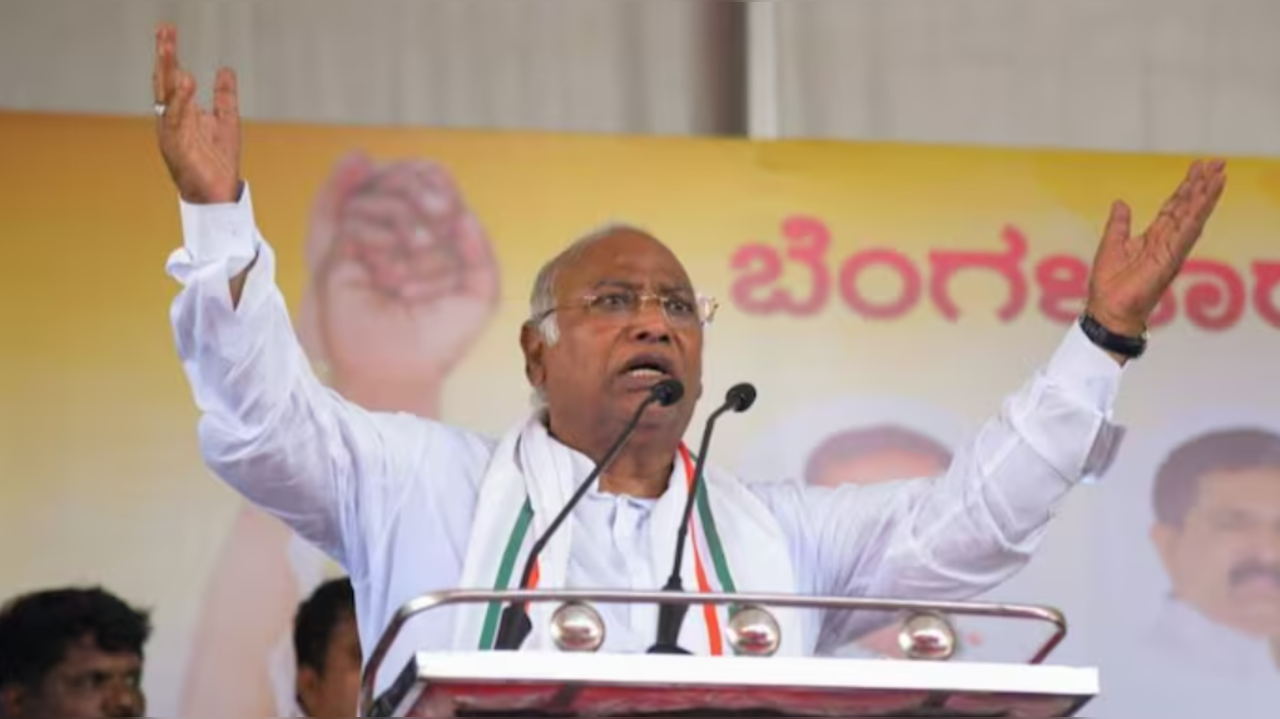 Mallikarjun Kharge Appeal Voters In Kalaburagi To 'Atleast Come For His Funeral'