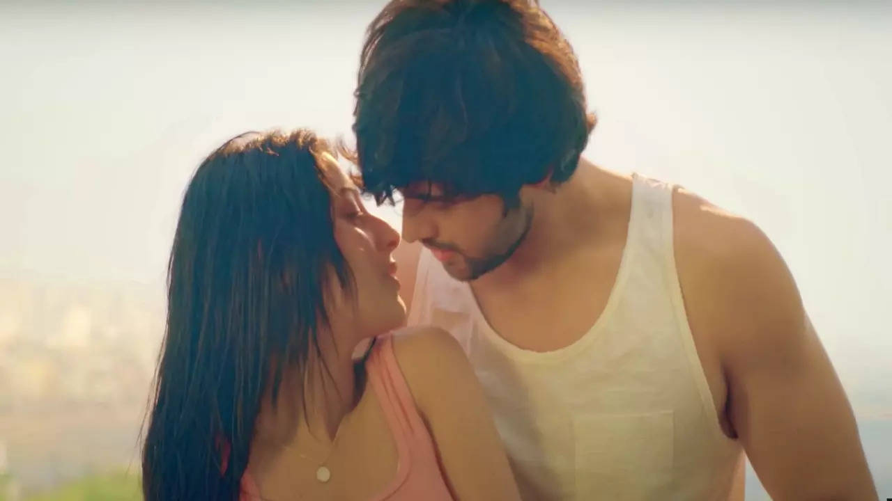 Jiya Laage Na Song Out: Isha Malviya-Parth Samthaan’s Chemistry Is The USP Of Romantic Music Video