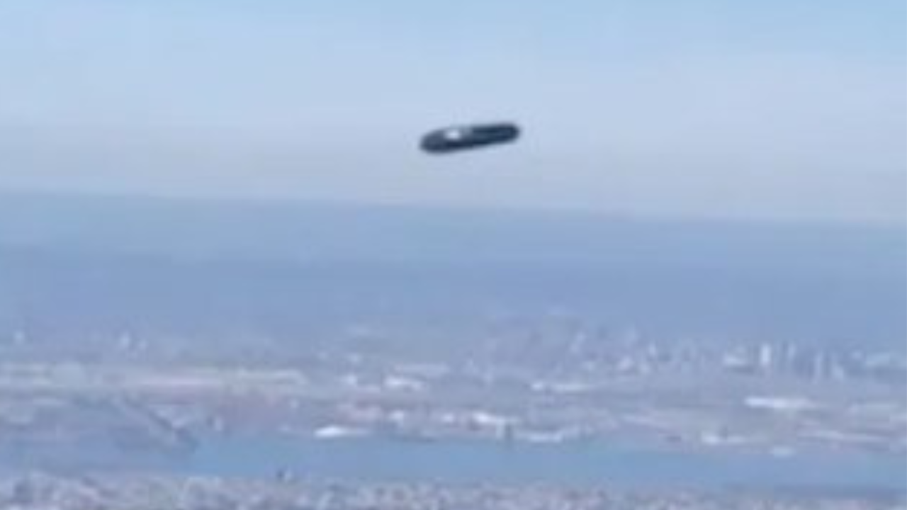 A UFO-like structure was spotted in New York City