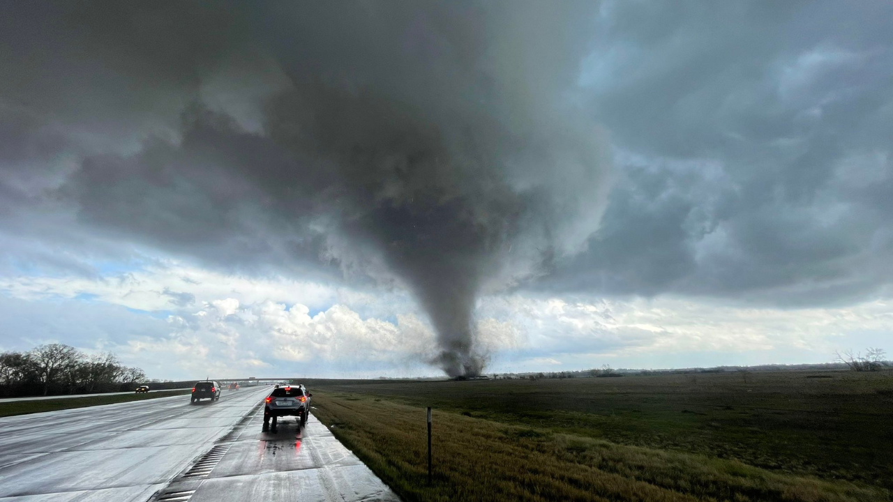 Tornado warning in Omaha