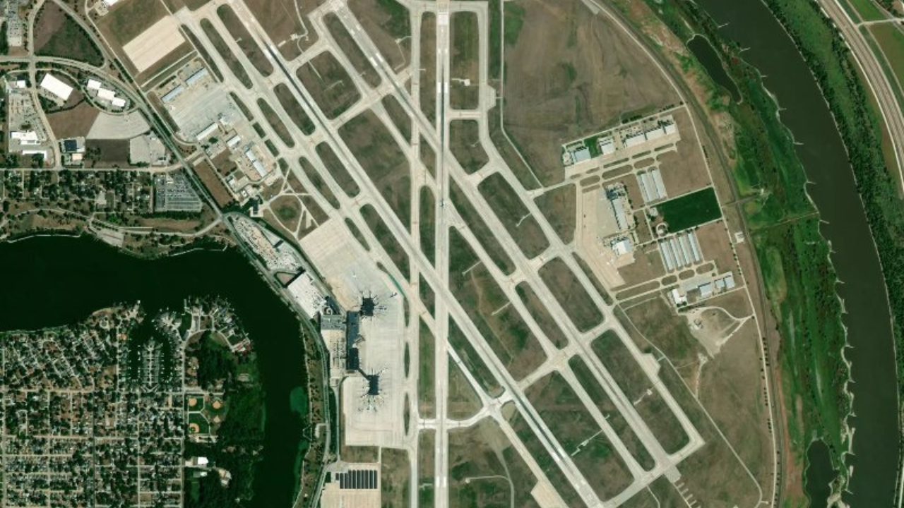 Eppley Airfield (OMA) airport