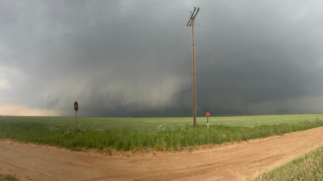 Tornado approaching Knox City, Texas