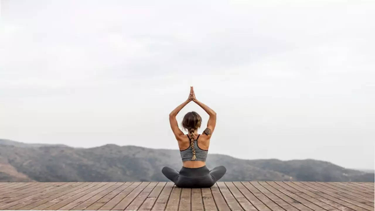 Yoga For Energy Boosting (Photo: Freepik)