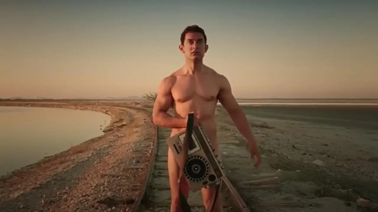 Aamir Khan Didn’t Mind Going Nude ‘To Give The Perfect Shot’ In Rajkumar Hirani’s PK