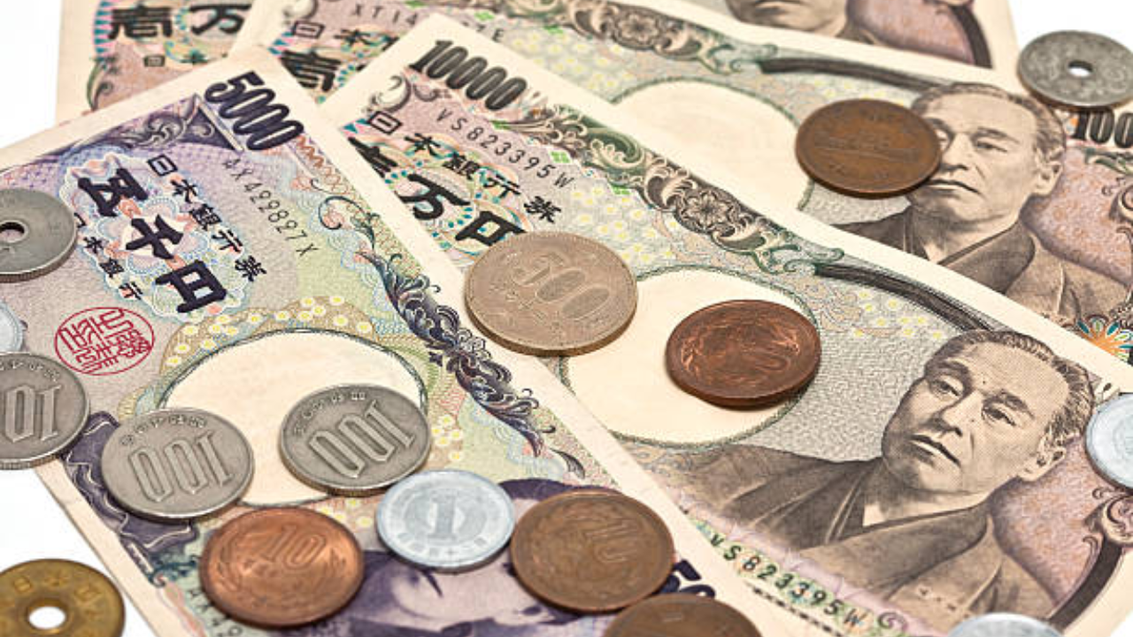 日本円が米ドルに比べて歴史的最低値に下落：原因と結果を調べる