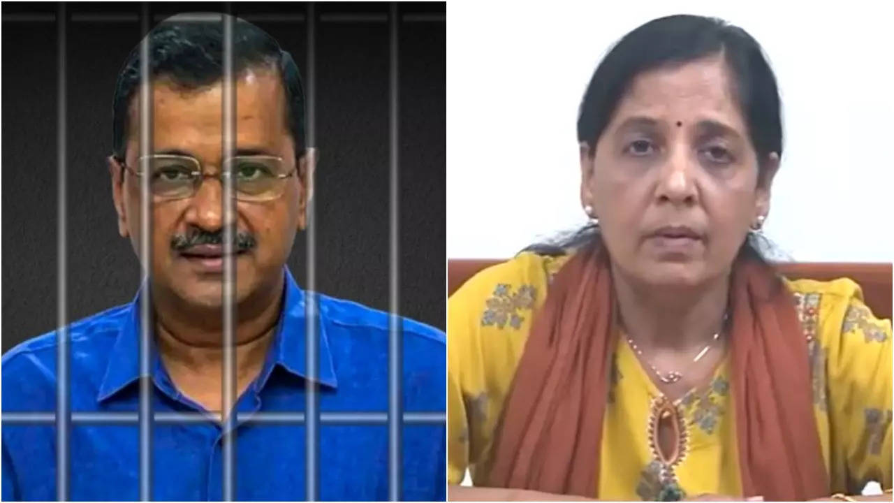 Arvind Kejriwal - Sunita Kejriwal