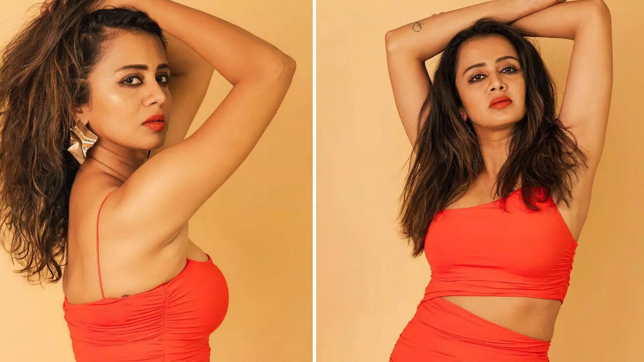  VJ அஞ்சனாவா இது.. அடேங்கப்பா.. ஹீரோயின்களை மிஞ்சிய கிளாமரில் மயக்கும் லேட்டஸ்ட் புகைப்படங்கள்! 