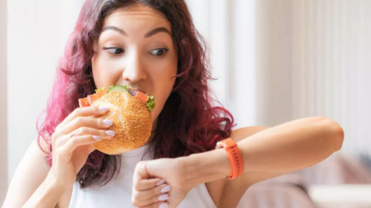 Are You A Fast-Eater? Check Risks Of Fast Eating And Tips To Slow Down