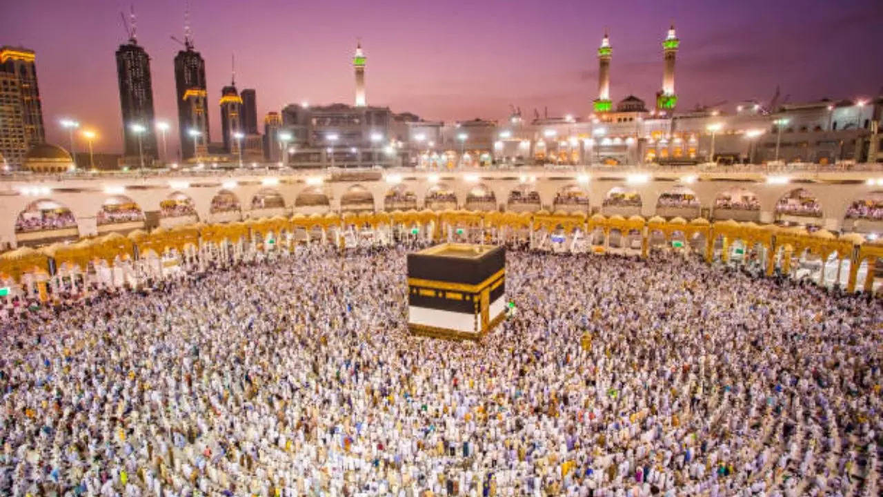 Saudi Arabia Gives Umrah Pilgrimage Access To All Visa Holders