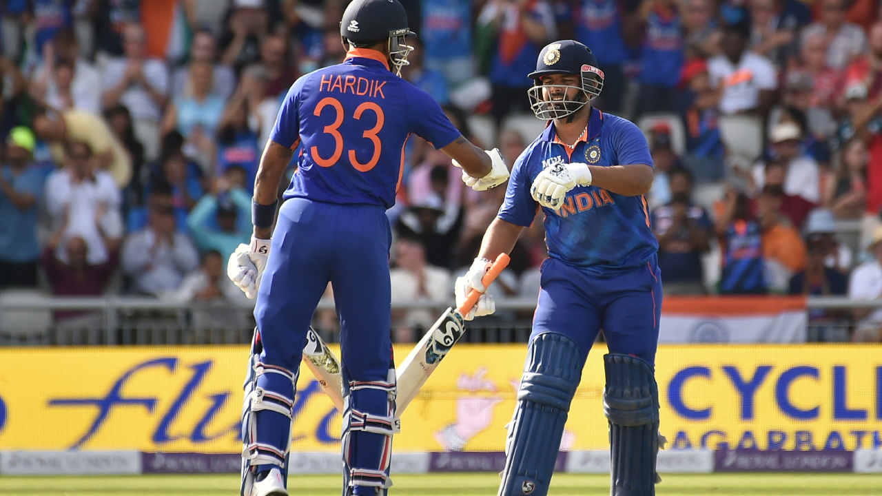 Pant Hardik 3rd ODI england-AP (2)