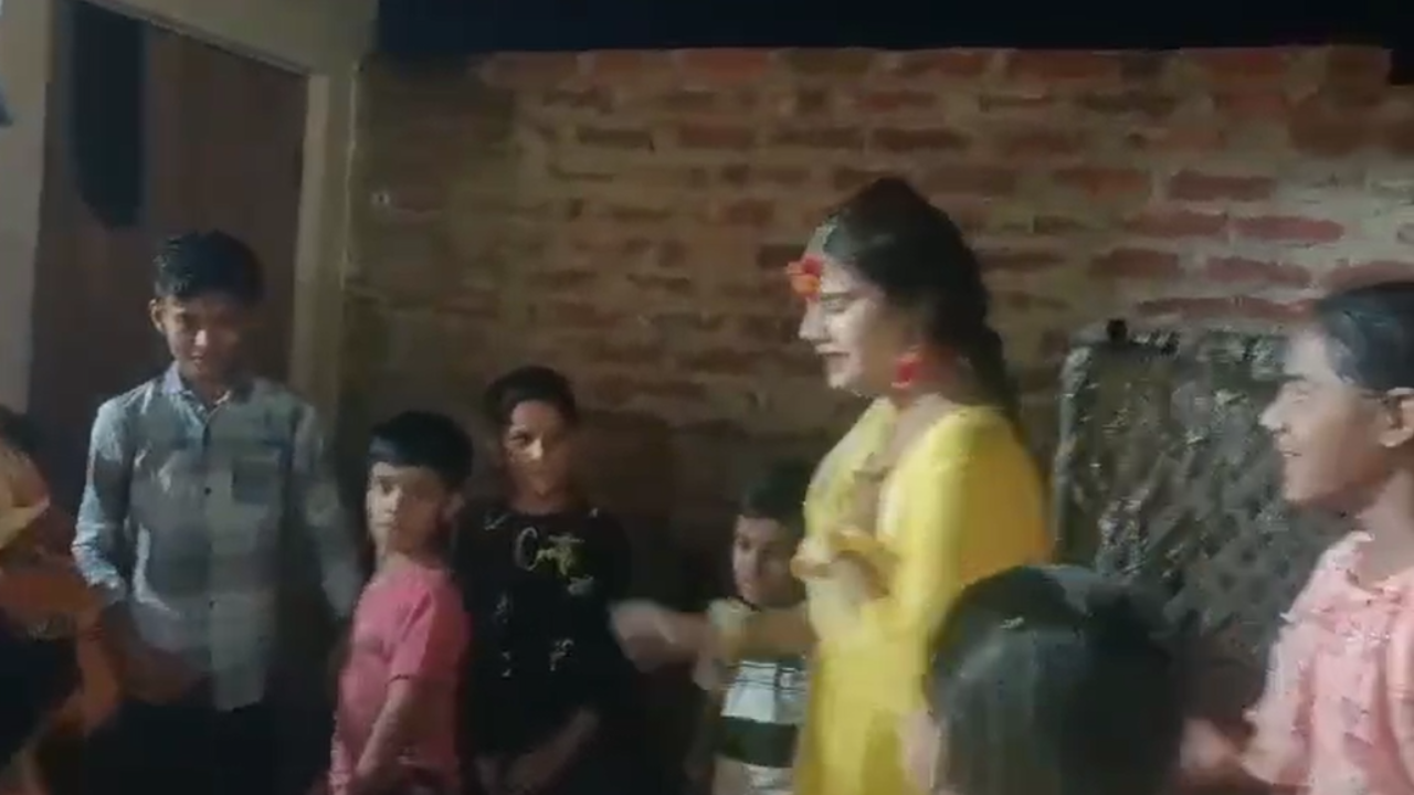 Girl dies while dancing at function.