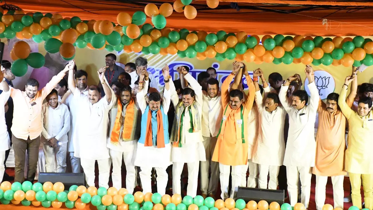 Congress' Midnight Exodus: 18 Leaders Join BJP In Indore, Including Lok ...