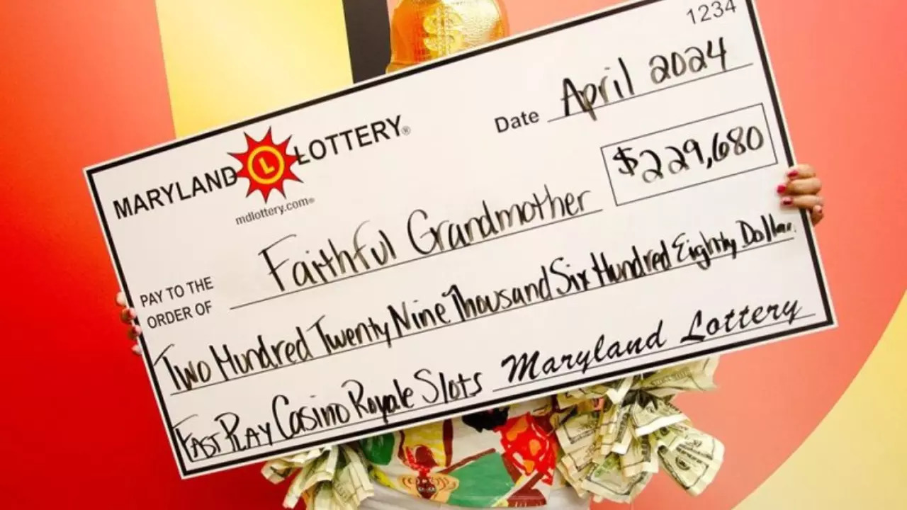 The winner said she'll help out her grandkids with her prize money. | Courtesy: Maryland Lottery