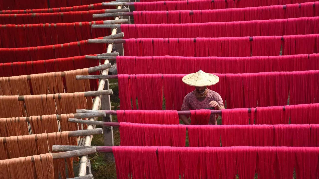 Discover Bengal's Exquisite Handloom Textiles. Credit: iStock