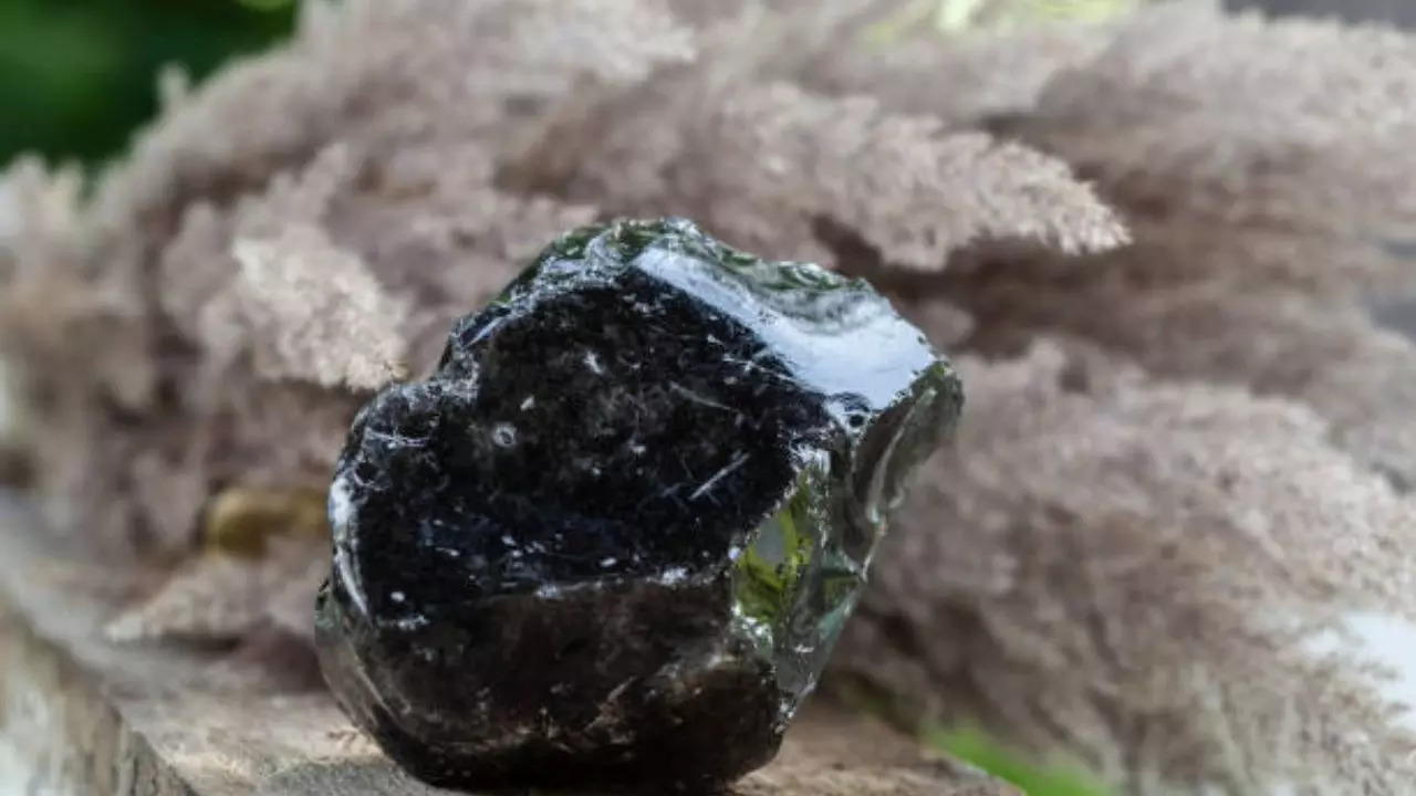 Mysterious Stone Found In Edmonton Couple's Yard Could Lead To Discovery Of Potential Obsidian Artifact In Alberta