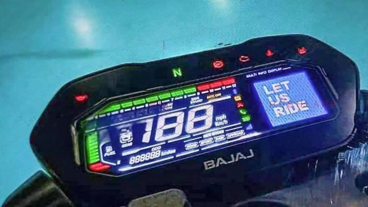 Bajaj Pulsar NS400 Digital Display Revealed In New Spy Shot- Check ...