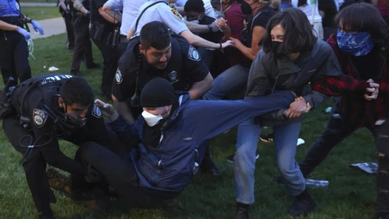 Police Arrest Protesters Attempting To Camp In Support Of Palestinians On Washington University (AP)