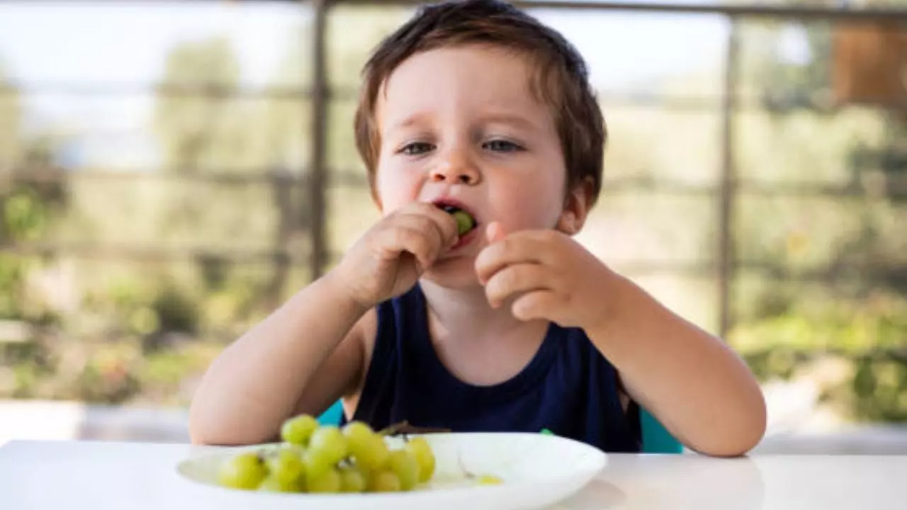 Pediatrician Urges Parents To Not Feed Grapes To Their Kids: 'It Causes Sore Throat'