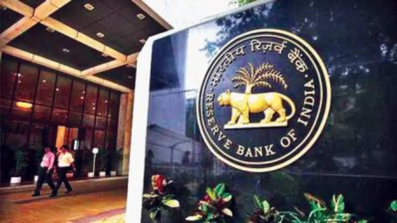 RBI Lifts Restrictions on Bajaj Finance's eCOM, Insta EMI Card With Immediate Effect