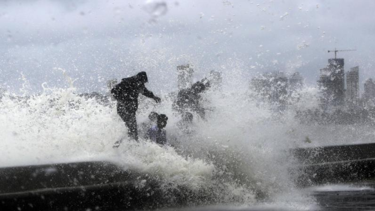 Mumbai Sea Wave Alert