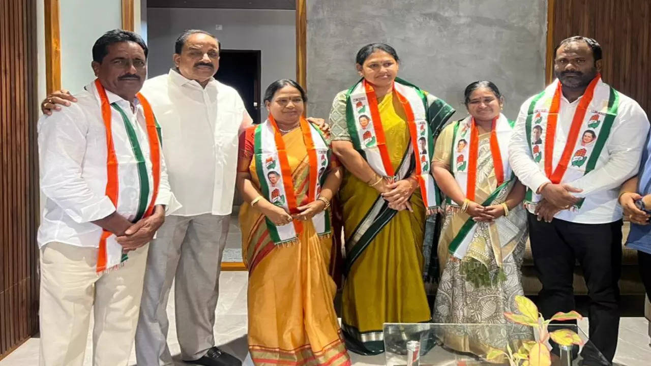 Khammam mayor Punukollu Neeraja Joins Congress Party