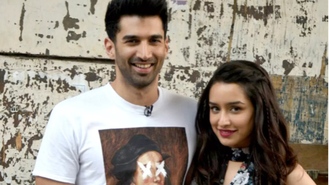 Aditya Roy Kapur Leaves Shraddha Kapoor's House Late At Night, Internet Calls Them 'Struggling Aashiqs' | PIC