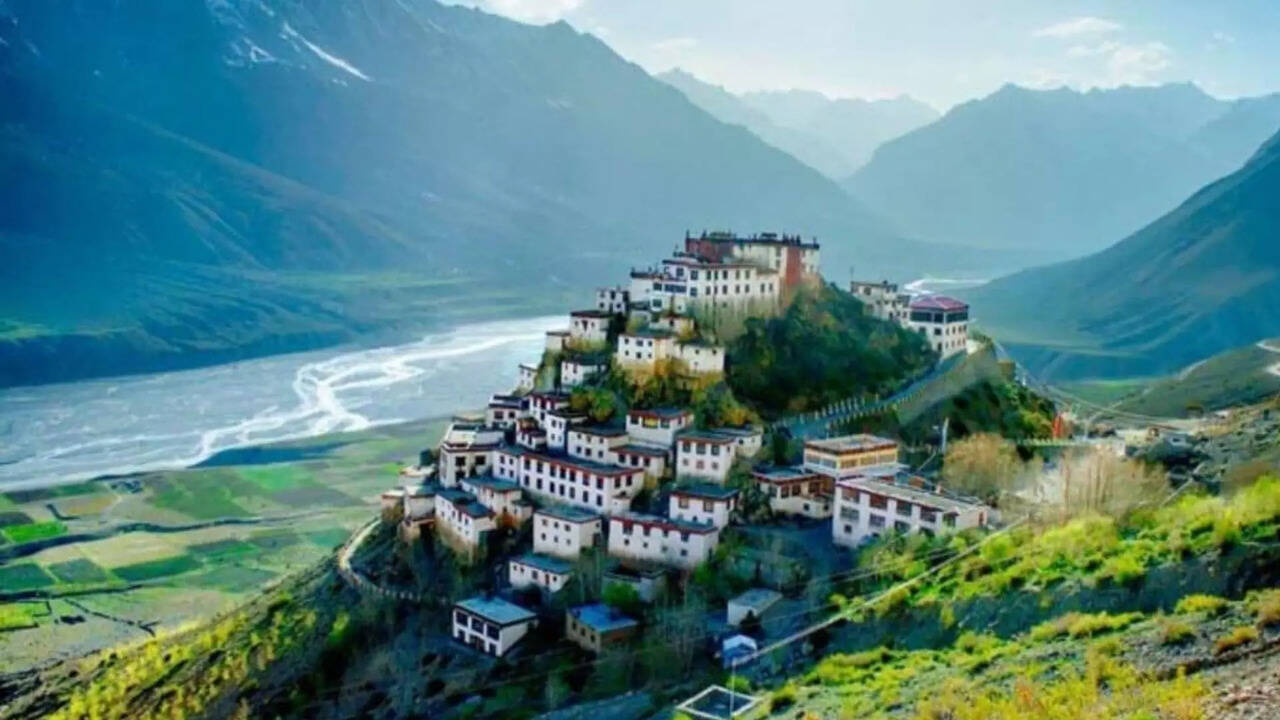  ஊட்டி, கொடைக்கானல் வேணாம்.... தவாங் முதல் நுப்ரா வரை அசத்தலா இத்தனை இமயமலை சாரல் சம்மர் ஸ்பாட்ஸ் இருக்கே! 