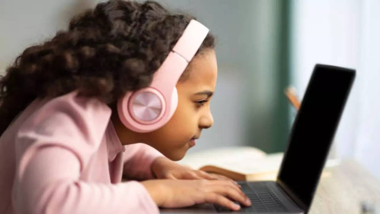 Excessive Screen Time In Kids May Lead To Myopia