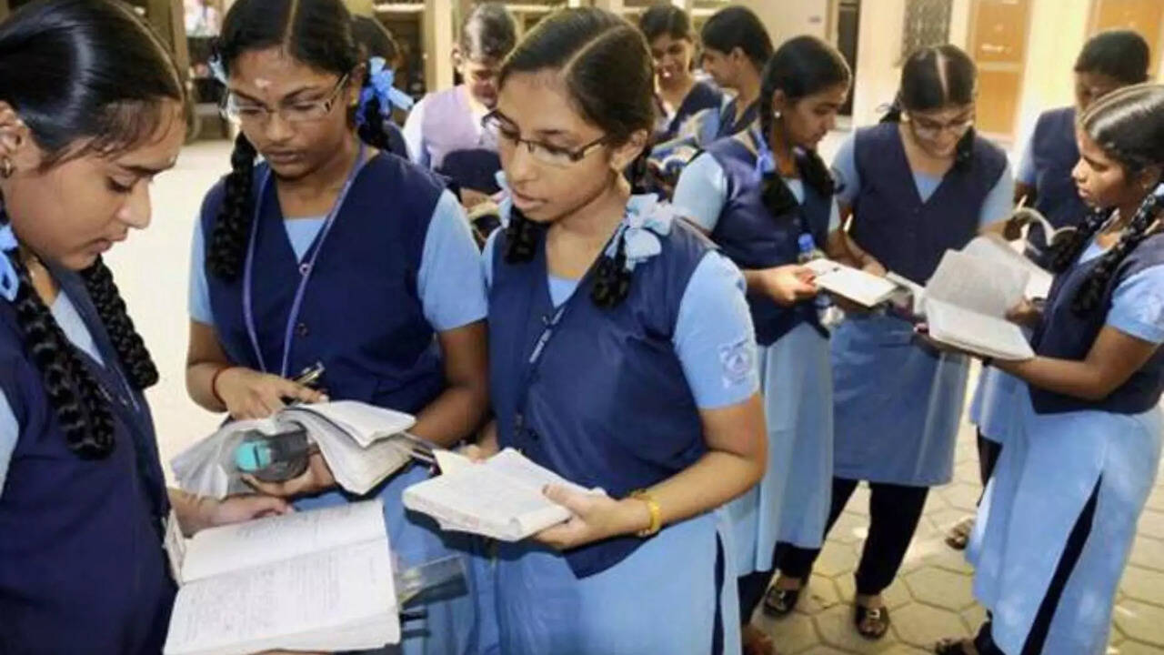  பிளஸ் 2 பொதுத்தேர்வு மறுகூட்டல், மறுமதிப்பீடு விண்ணப்பம் நாளை தொடக்கம்.. முழு விவரம் இதோ 