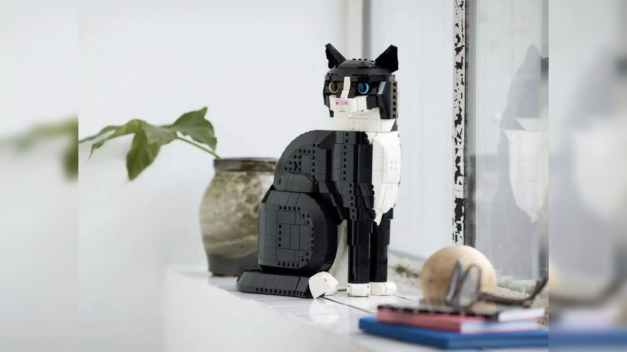 Lego's New Tuxedo Cat To Be Available Soon