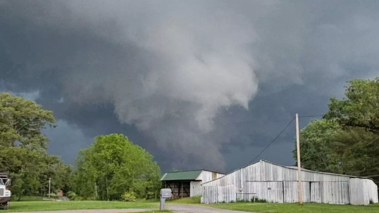 Smithville, Tennessee Tornado Touchdown: When Will Twister Reach Sparta, Cookeville And Doyle | VIDEO