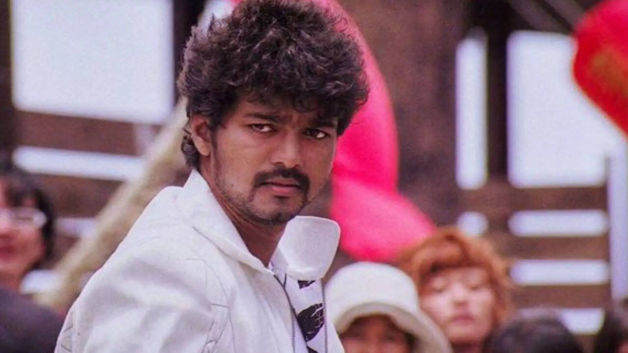  கில்லியைத் தொடர்ந்து விஜய் பிறந்தநாளில் ரீ ரிலீஸாகும் தளபதியின் இன்னொரு படம்.. ஆனால் இந்தமுறை கடும் சோகத்தில் விஜய் ரசிகர்கள்! 