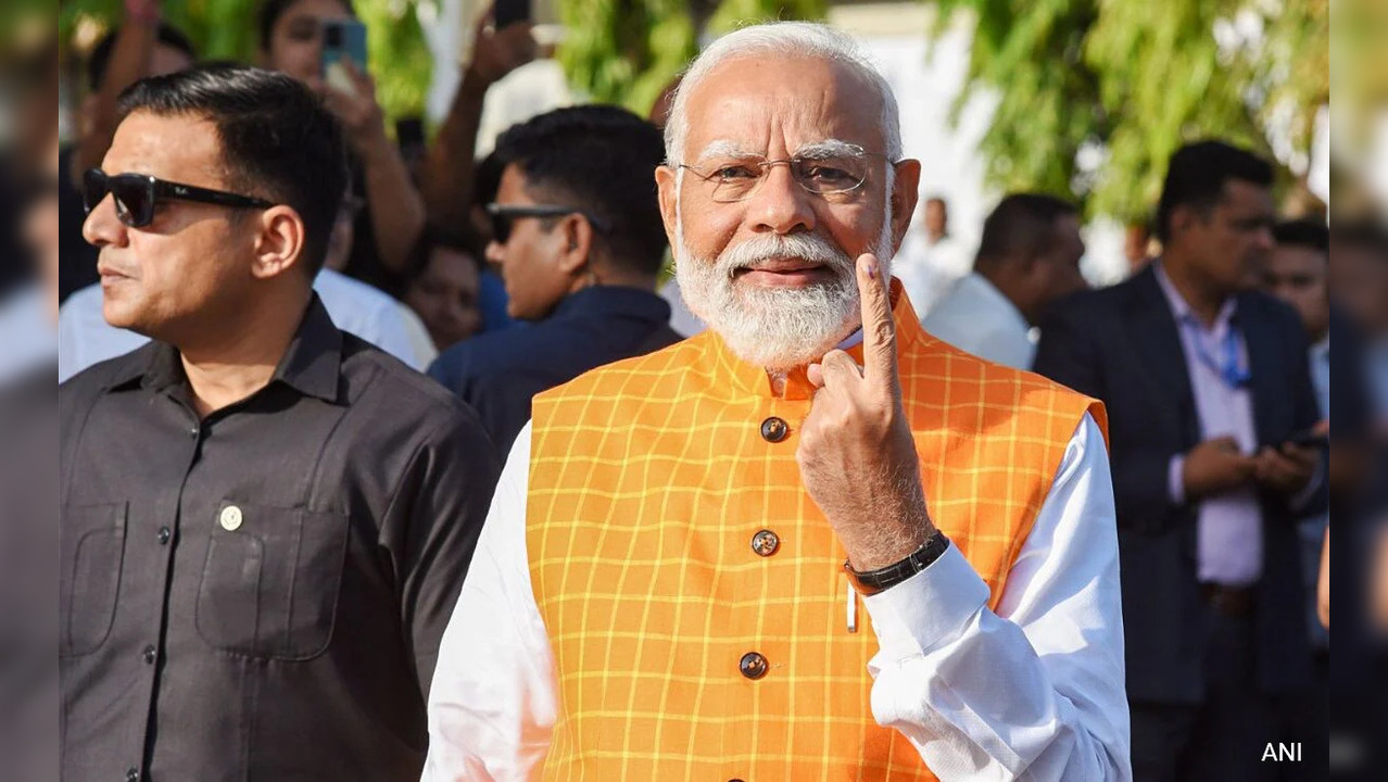 PM Modi cast his vote in Ahmedabad today