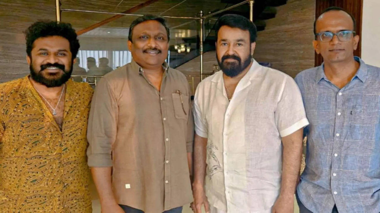 Mohanlal With The Film Unit