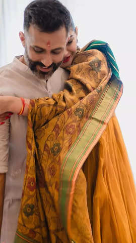 Sonam Kapoor, Anand Ahuja's MUSHY Pics Will Melt Your Hearts