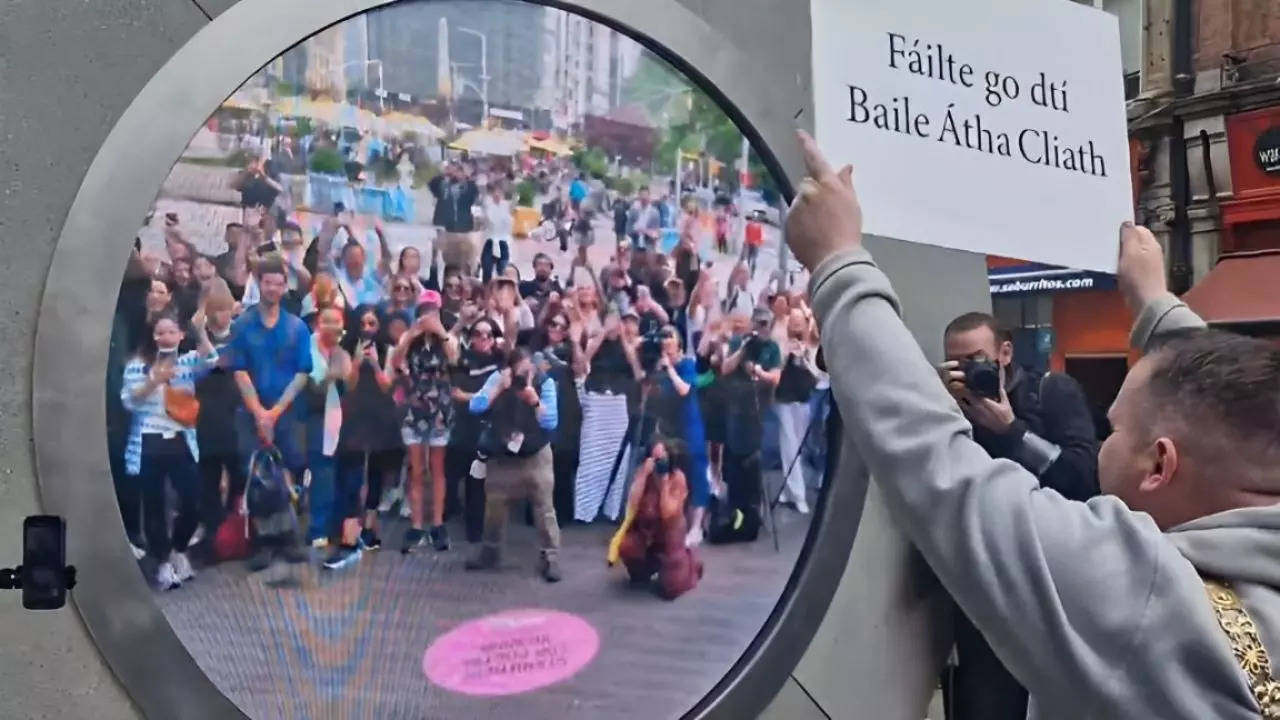 Futuristic Portal Connecting New York And Dublin Is Live In Manhattan