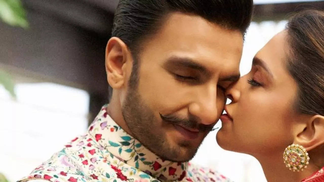 Ranveer Singh FLAUNTS Wedding Ring After Triggering Divorce Rumours, Says 'Presented To Me By My Wife'