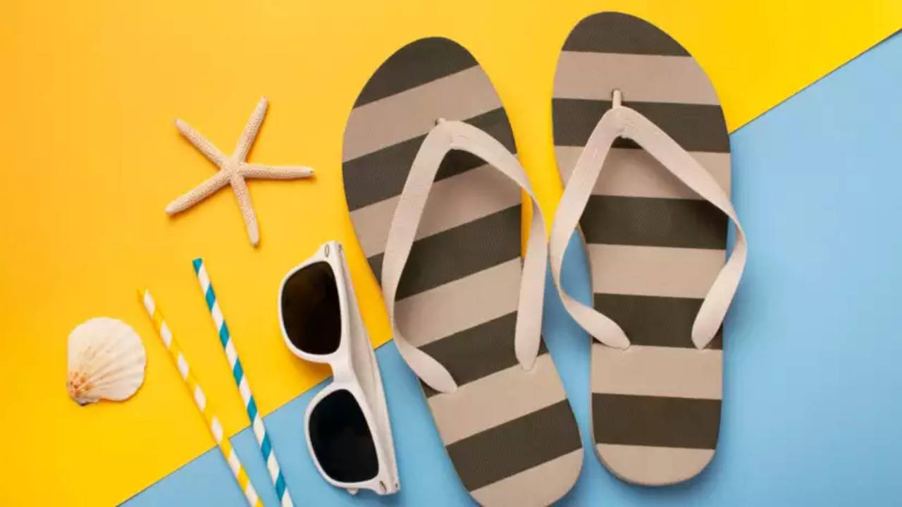 Best Men’s Flip flops for Summers Under 300