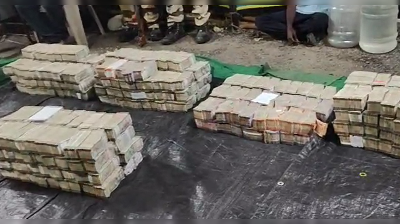 8.4 Crore Rs in cash seized in Andhra Pradesh's Sowmith