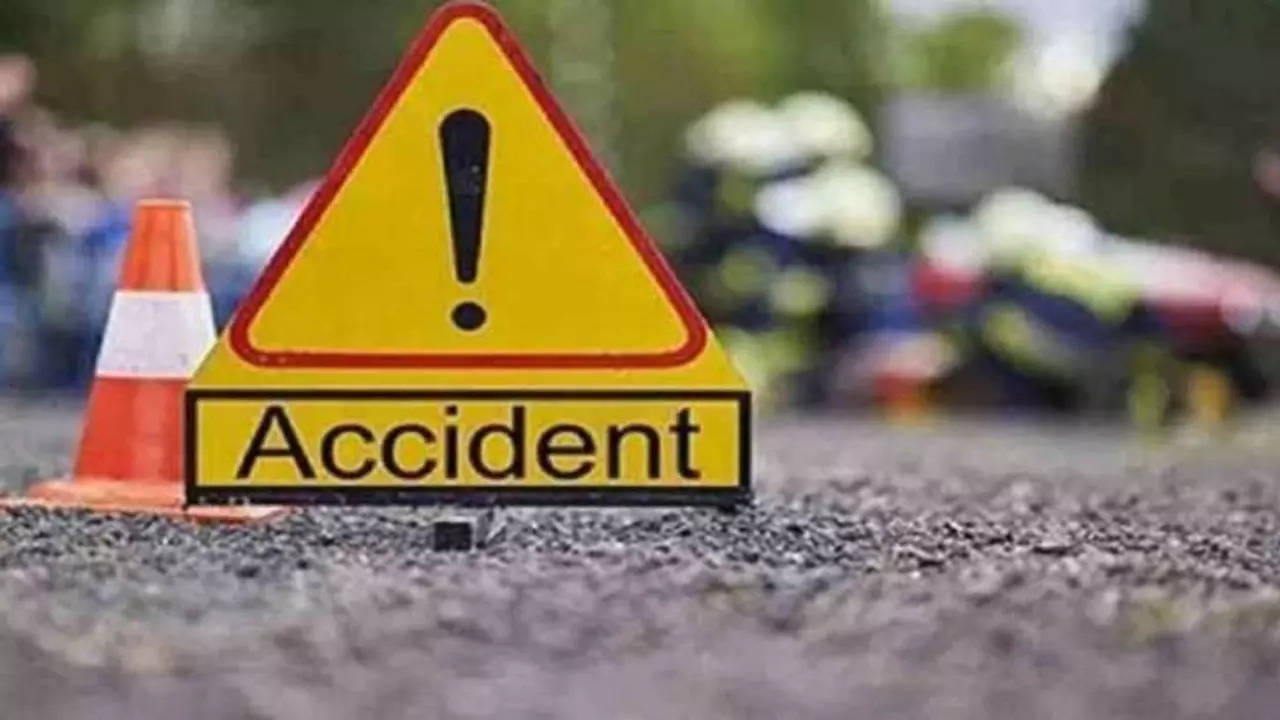 kochi: 2 men killed after two-wheeler gets sandwiched between ksrtc buses in palarivattom