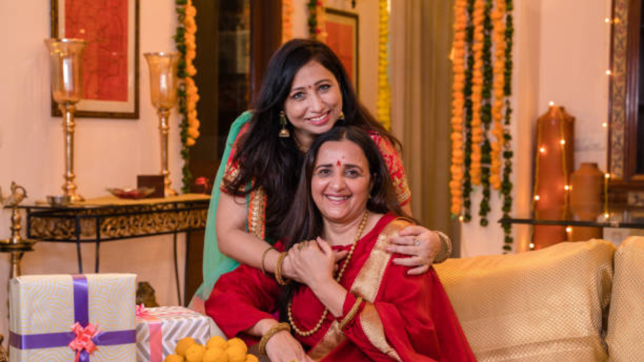 tips to celebrate mother's day with mother-in-law in marathi