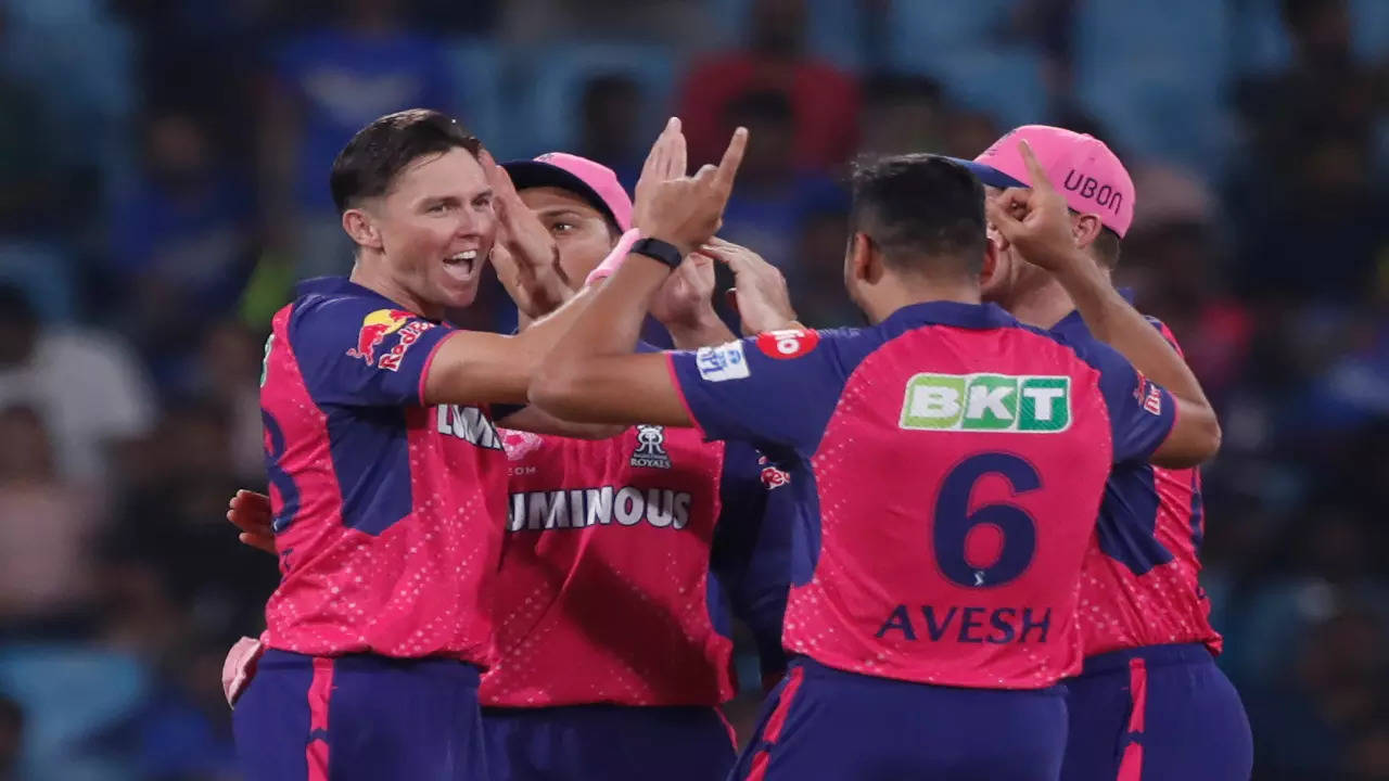 Rajasthan Royals players celebrating a wicket