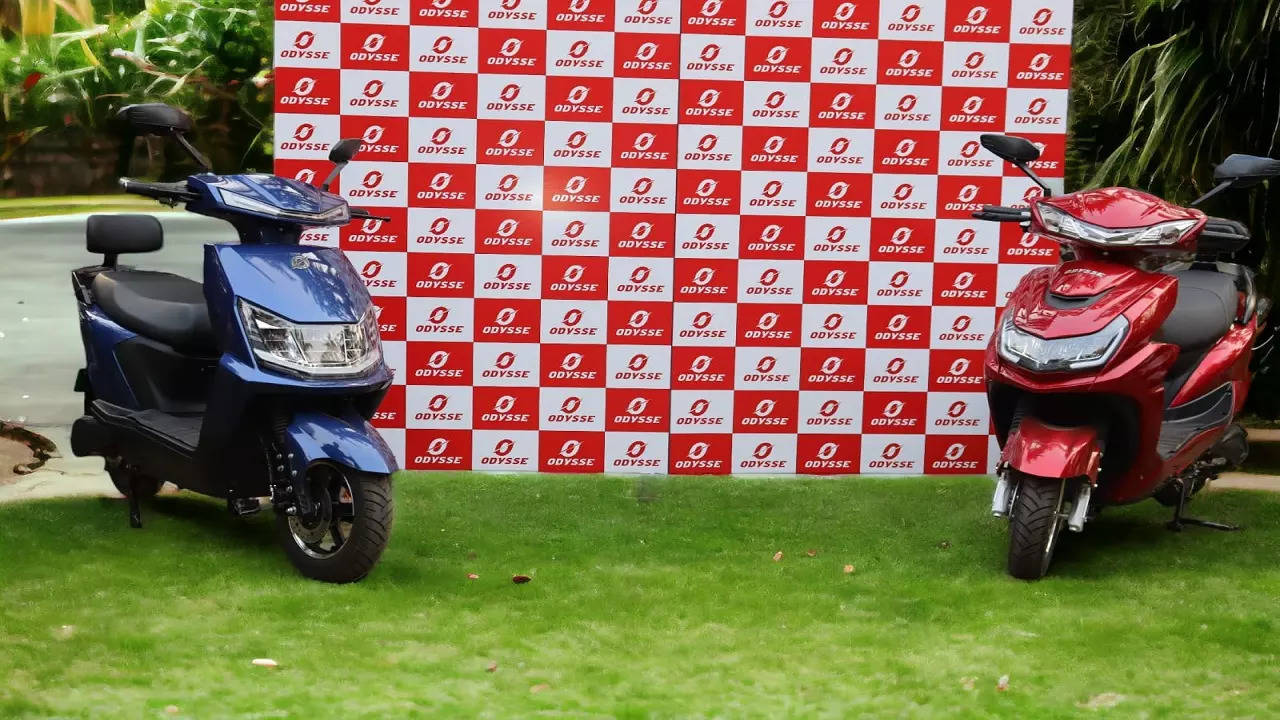 odysse snap and e2 electric scooters launched in mumbai