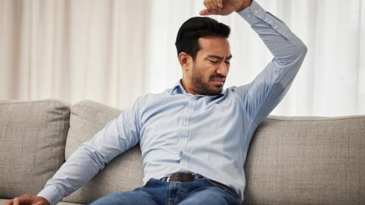 Underarms Odour Home Remedies उन्हाळ्यात बगलेतील घामाच्या वासाने