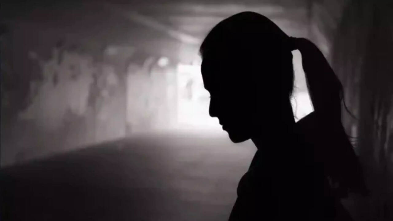  மைனர் பெண்ணின் விருப்பத்துடன் உறவு கொண்டாலும் ஏற்க முடியாது.. இளைஞருக்கு போக்சோ சட்டத்தில் சிறை தண்டனை: உயர்நீதிமன்றம் அதிரடி 