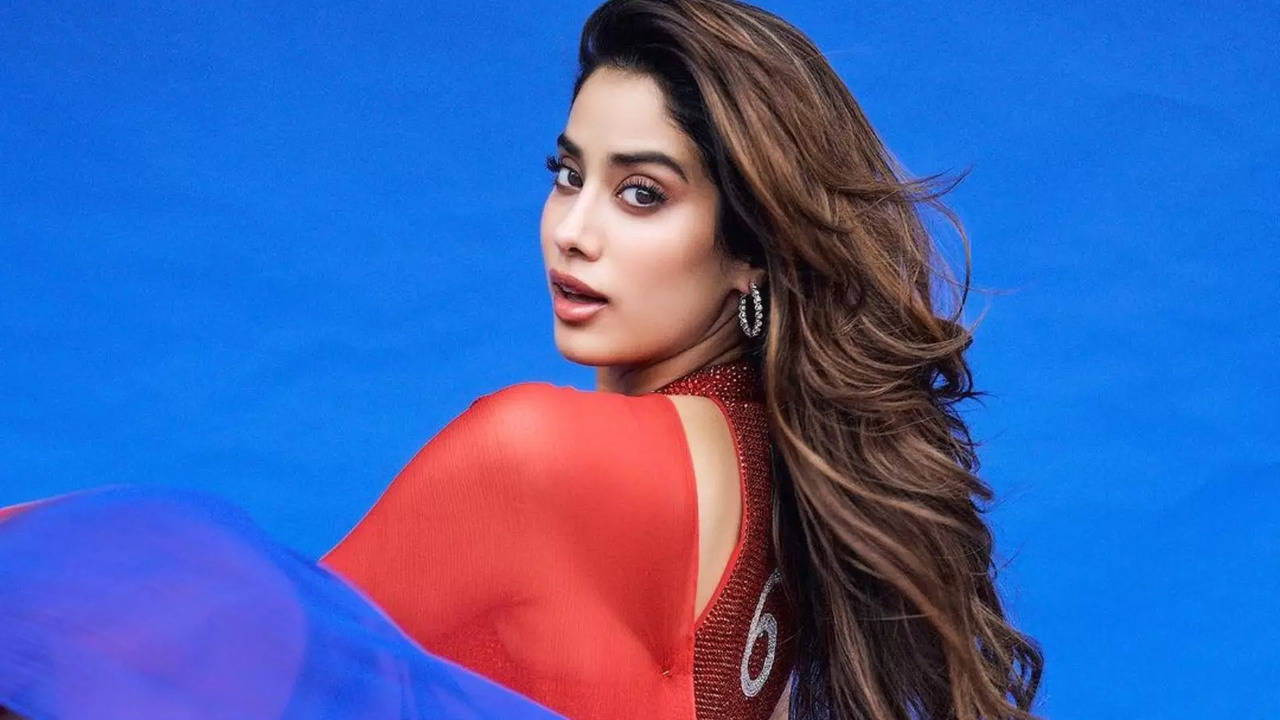 Janhvi Kapoor Wants THESE Qualities In Her Ideal Partner Amid Dating Rumours With Shikhar