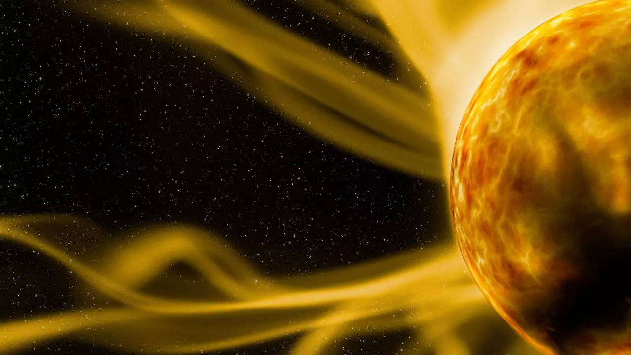 Solar Flares सौर लहरींचा पृथ्वीवर काय होणार परिणाम ? NASA ने दिलं