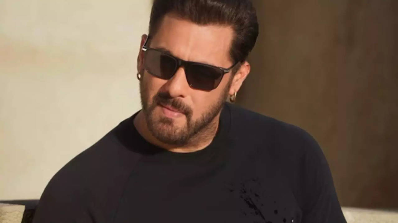 Salman Khan Wows Fans with Dashing New Look in Latest Photo Netizens Comments 'Jhakaas'