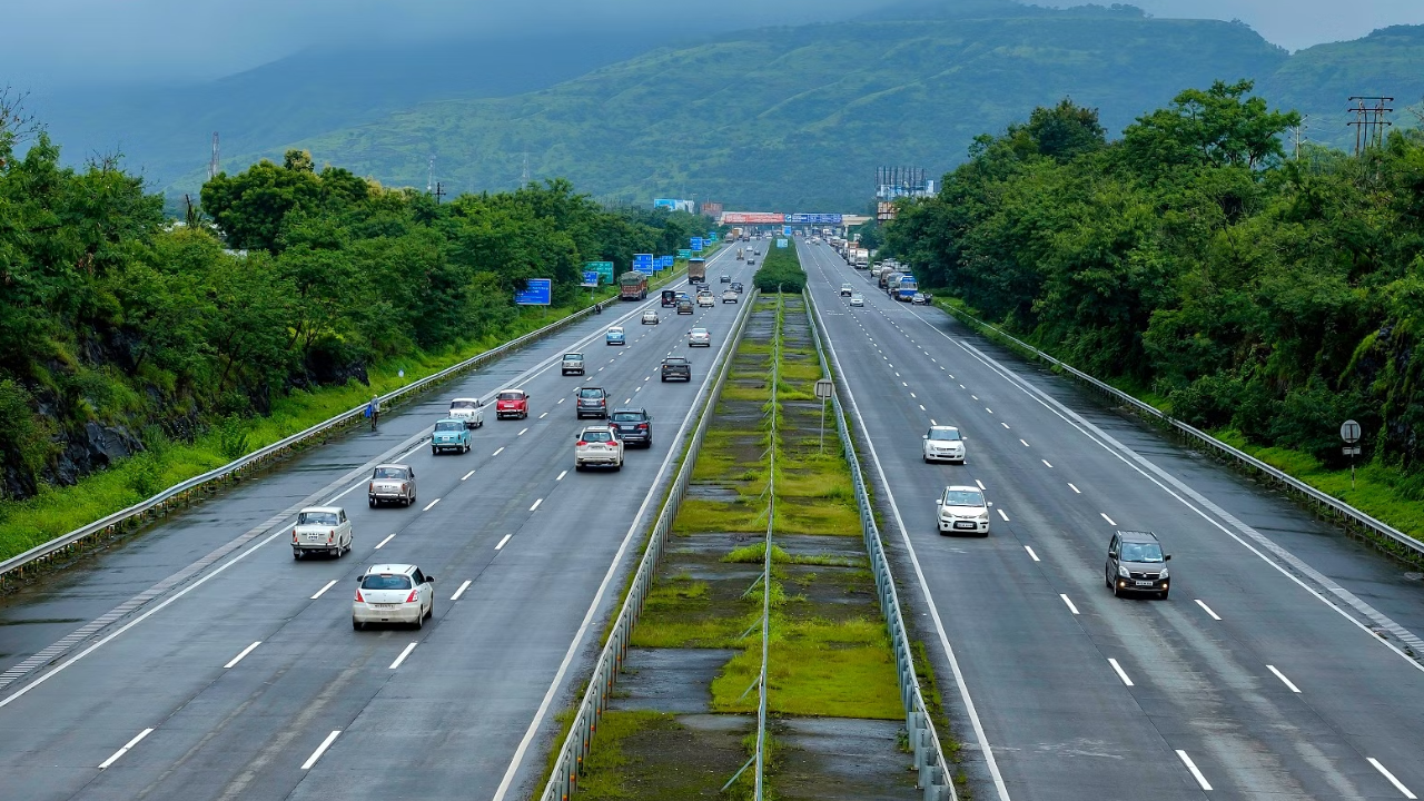 Mumbai Pune Expressway