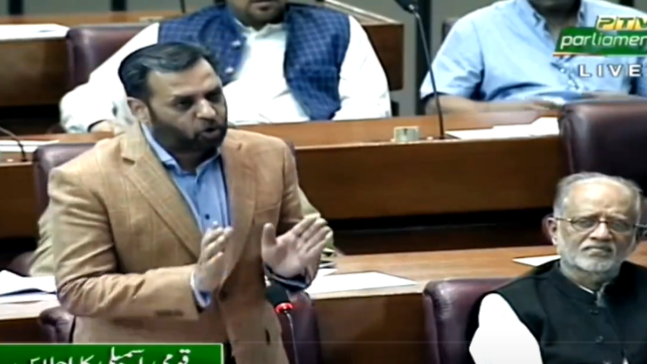 'India On Moon And...': Pakistan MP's Reality Check On Country's State ...
